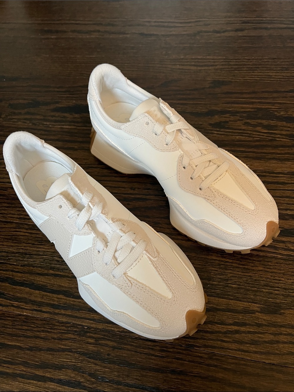 New Balance 327 Beige White Suede Leather Sneakers NIB Women’s Size 7 - Picture 3 of 14